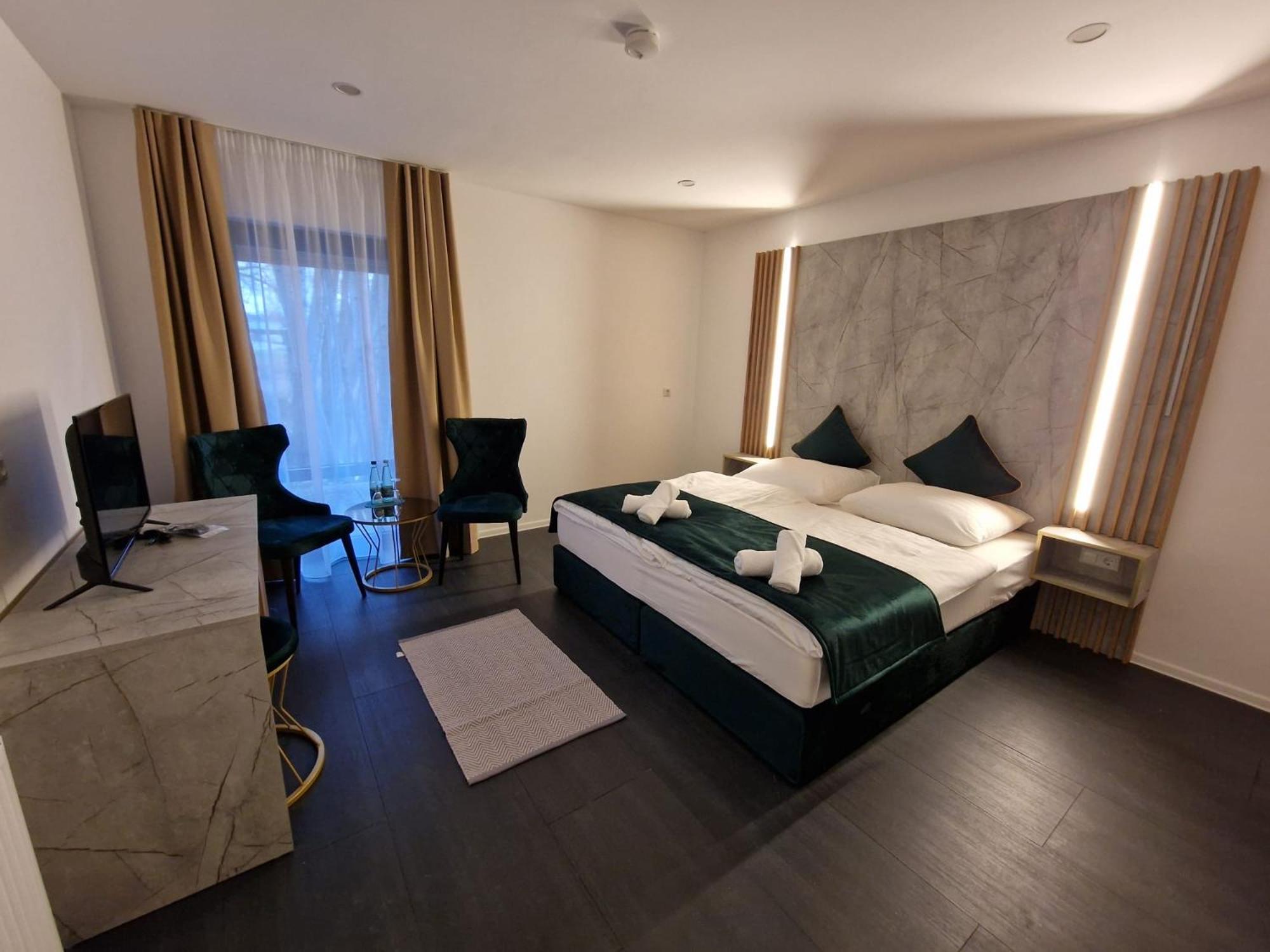 Lilium Resort Hotel & Restaurant 바트로다흐 외부 사진