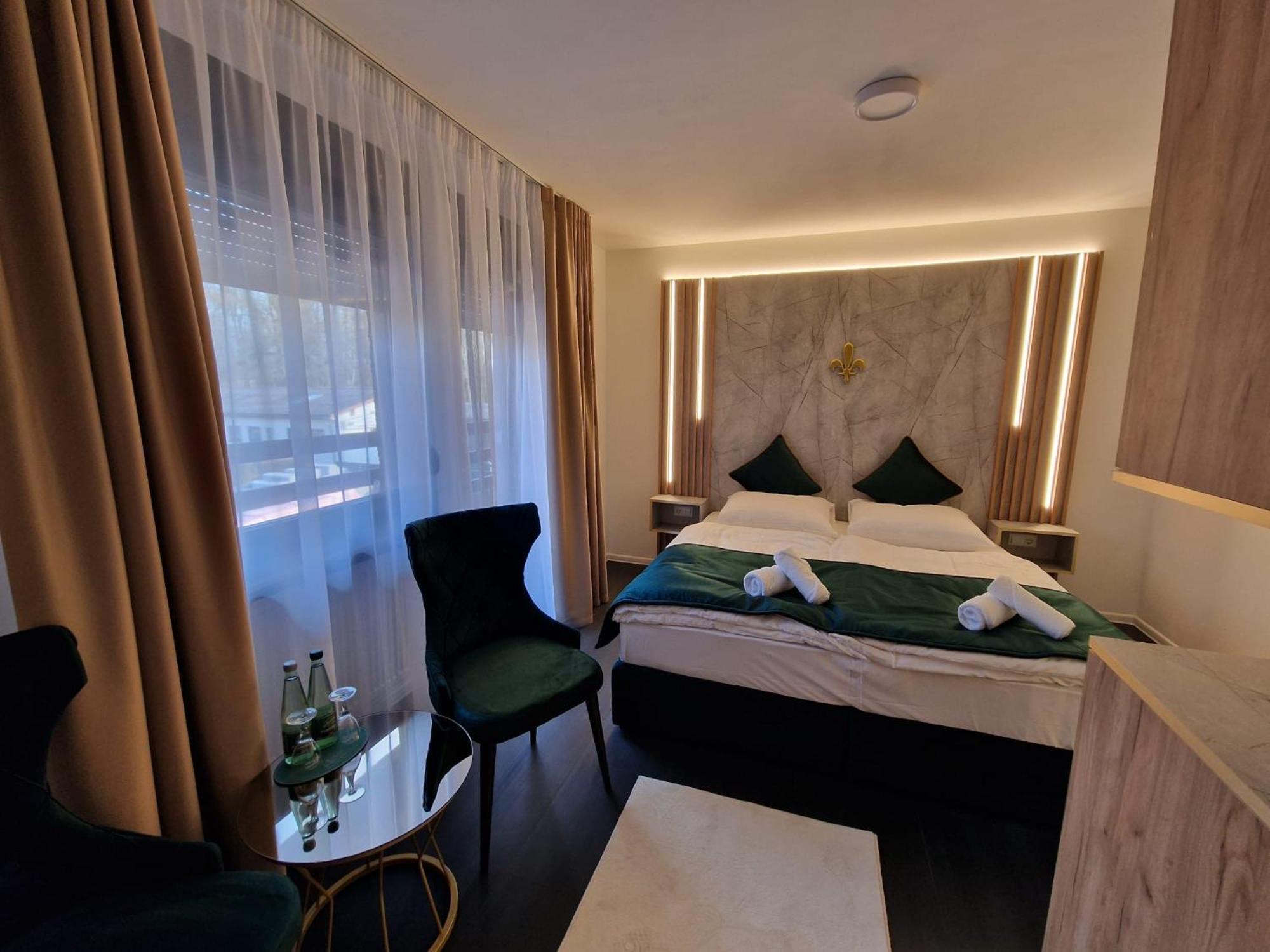 Lilium Resort Hotel & Restaurant 바트로다흐 외부 사진
