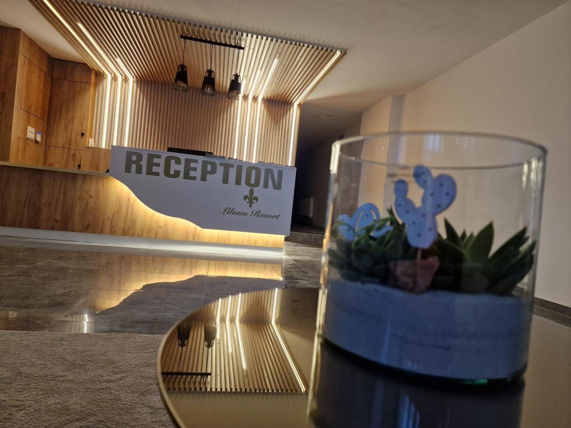 Lilium Resort Hotel & Restaurant 바트로다흐 외부 사진